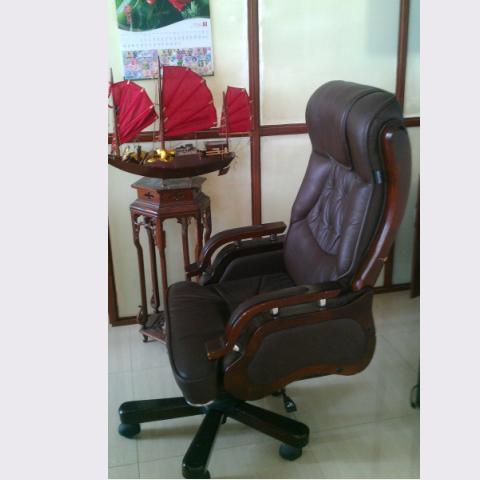 ghế giám đốc thanh lý