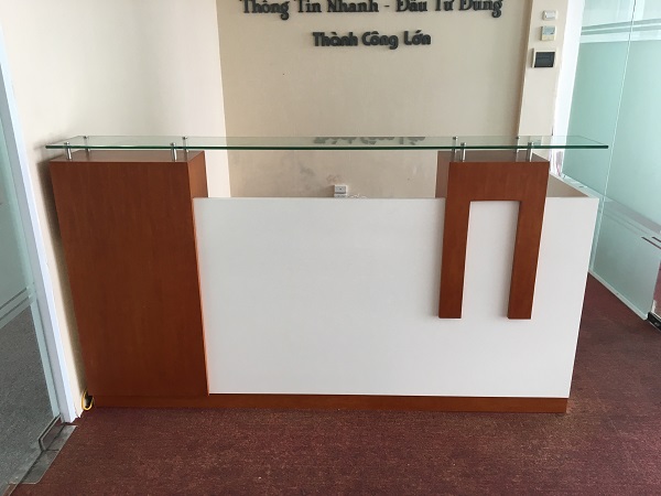 quầy lễ tân cao cấp 2