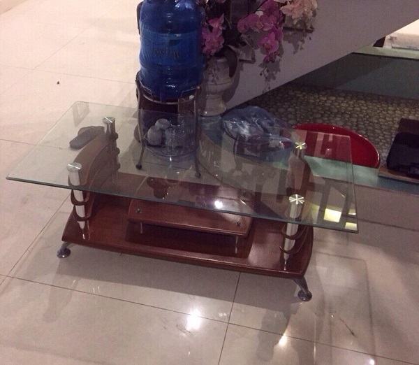 bộ sofa da kèm mặt kính