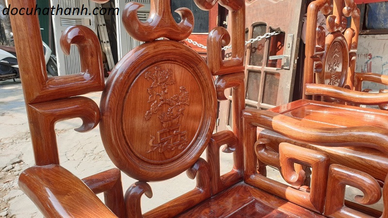 Bộ bàn ghế móc mỏ gỗ hương vân ta