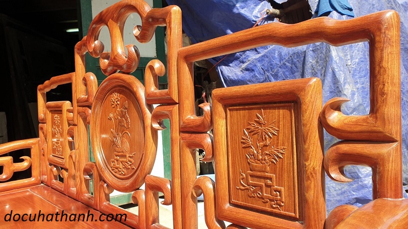 Bộ bàn ghế móc mỏ gỗ hương vân ta