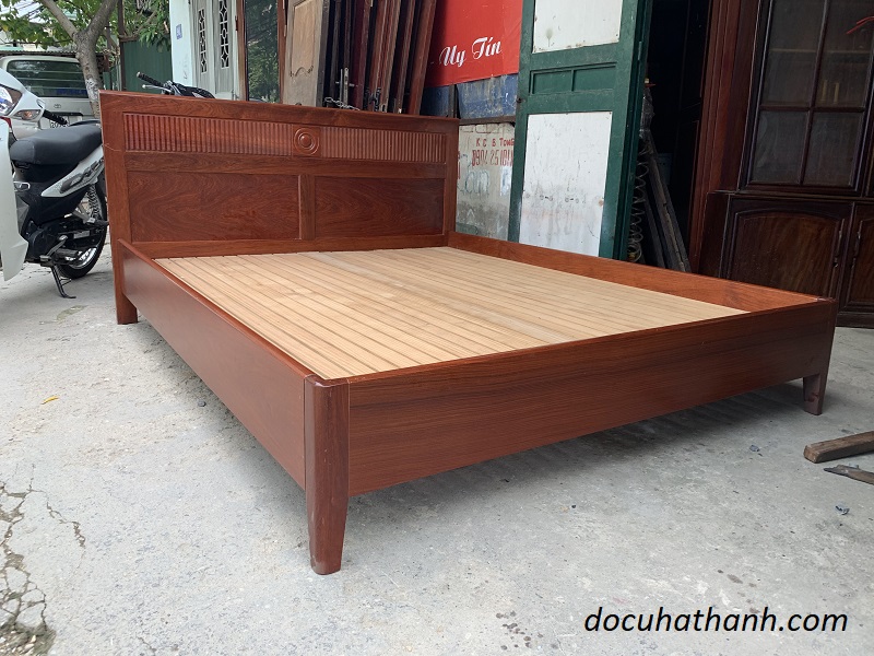 Giường gỗ hương đỏ ta kích thuớc 160x200cm