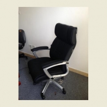 Ghế giám đốc Hòa Phát