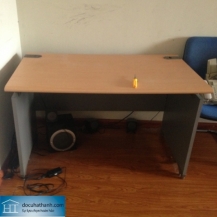 Bàn nhân viên Fami