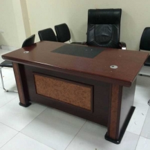 Bàn giám đốc Hòa Phát mới 99%