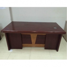 Bàn giám đốc Hòa Phát mới 90%