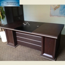 Bàn giám đốc nhập khẩu