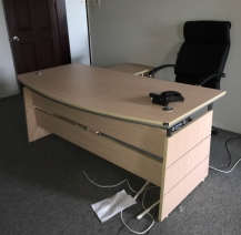 Bàn giám đốc Royal Hòa Phát mới 95%