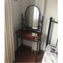 Bàn phấn khung sắt mỹ thuật nhập khẩu