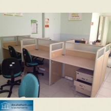 Bàn vách ngăn Fami