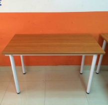 Thanh lý bàn chân sắt rất mới