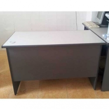 Bàn làm việc Hoà Phát mới 90%