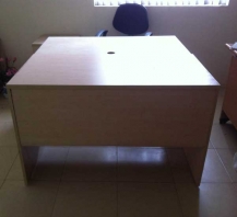 Thanh lý bàn nhân viên