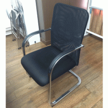 Ghế chân quỳ nội thất 190 mới 99%