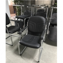 Thanh lý ghế quỳ da chân inox mới 99%