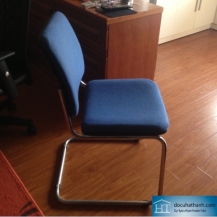 Ghế họp chân quỳ inox