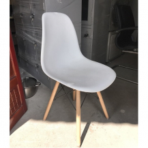 Ghế nhựa chân gỗ