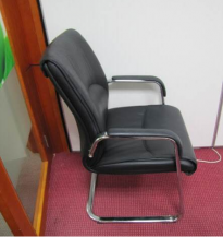 Ghế chân quỳ da Hòa Phát mới 99%