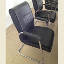 Ghế chân quỳ da Hòa Phát mới 90%