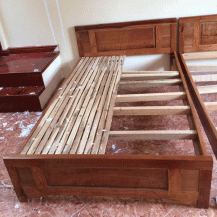 Giường gỗ tự nhiên