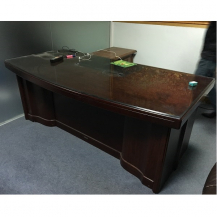 Thanh lý bàn giám đốc Hòa Phát kèm mặt kính