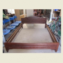 Thanh lý giường ngủ gỗ nghiến